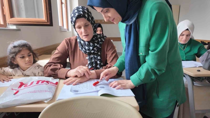 Okuma yazma hayaline kavuştu
