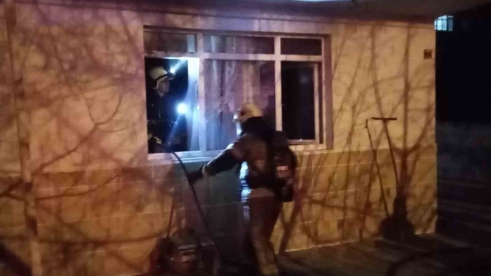 Ocakta unutulan yemek yangına neden oldu