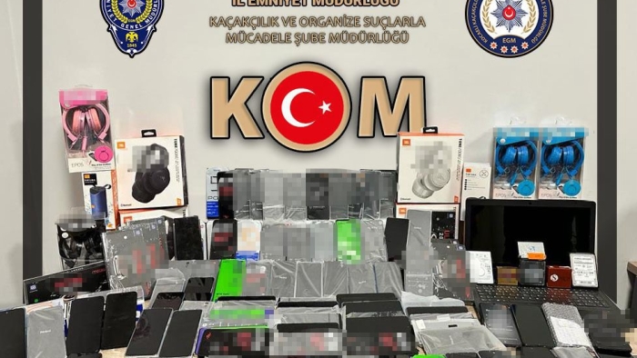 Kocaeli’de 115 gümrük kaçağı cep telefonu ele geçirildi