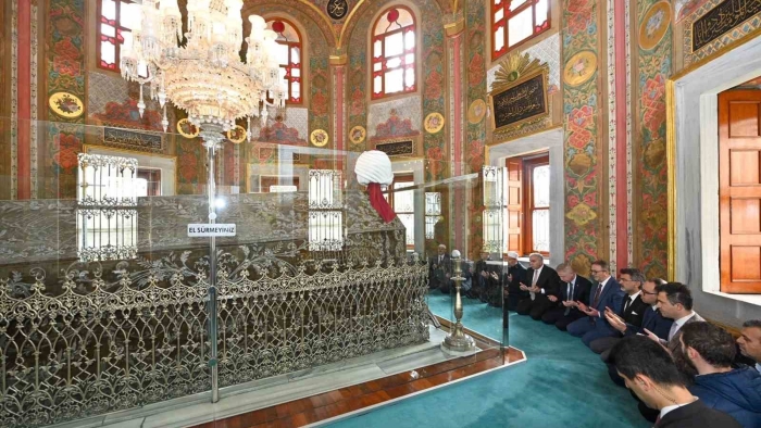 Fatih Sultan Mehmet vefatının 543’üncü yılında kabri başında anıldı