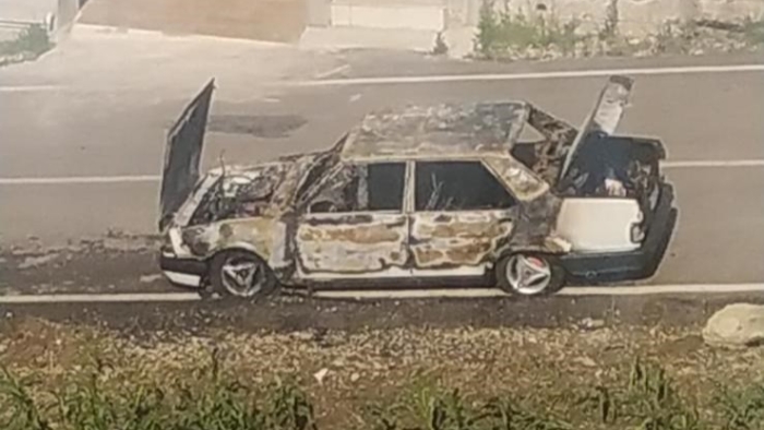 Kocaeli’de park halindeki araçta yangın