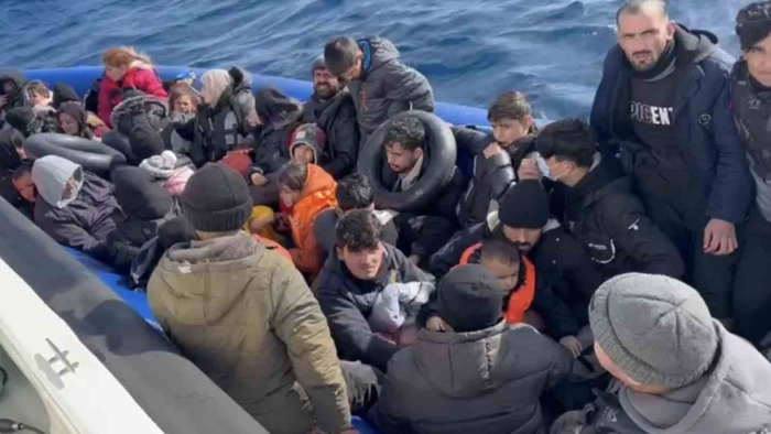 Ayvacık açıklarında 69 kaçak göçmen yakalandı