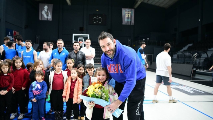 Minik basketbol sevdalıları,  Çayırova’nın dev adamlarıyla buluştu