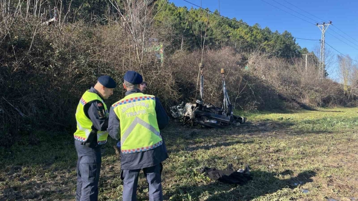 Kontrolden çıkan araç şarampole yuvarlandı: 2 ölü, 3 yaralı