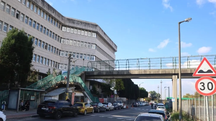 Büyükşehir’den Kuruçeşme SGK üst geçidine tadilat