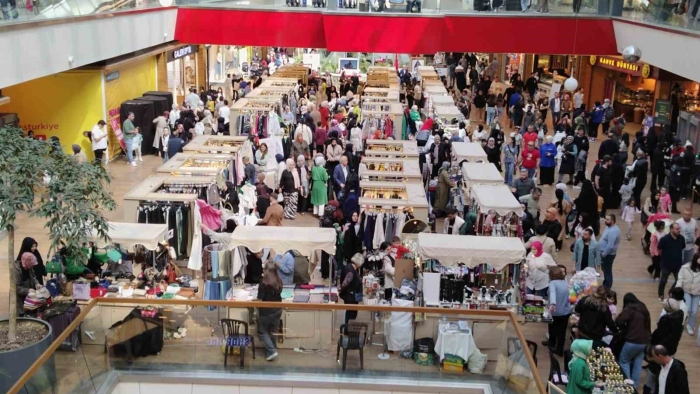 Ramazan Bayramı nedeniyle AVM’ler doldu taştı