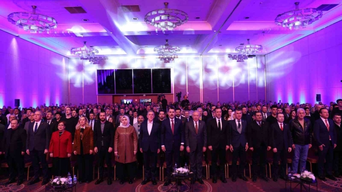 İBB adayı Murat Kurum "5 yılda 650 bin konut yapacağız"
