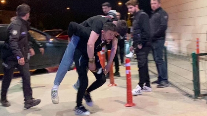 Futbol turnuvasındaki bıçaklı kavga kamerada: 2’si ağır 3 yaralı