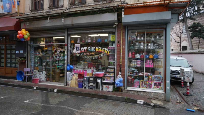 65 yıldır süpermarketlere karşı mahalle bakkalı