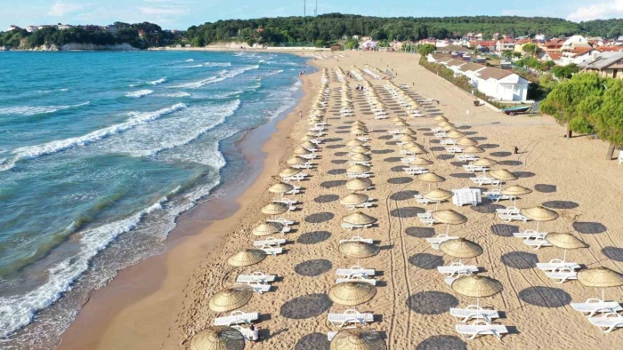 Plajlar yaza hazır, tatilcileri bekliyor