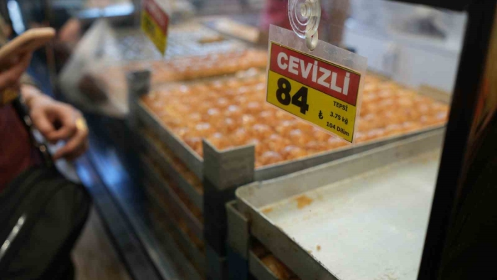 İstanbul’da ucuz baklava kuyruğu
