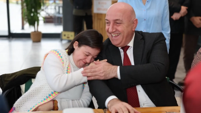 Engelli kardeşlerimizin her an yanındayız