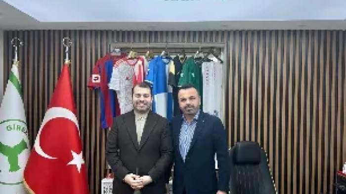 AK Parti Tuzla İlçe Başkanı Şeref Çolak’tan İş İnsanına Ziyaret