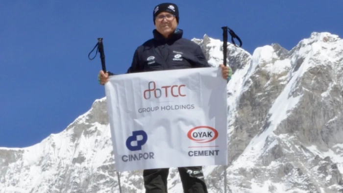 OYAK Çimento Adana Fabrika Direktörü Mustafa Turan, Everest Base Camp Tırmanışını Başarıyla Tamamladı