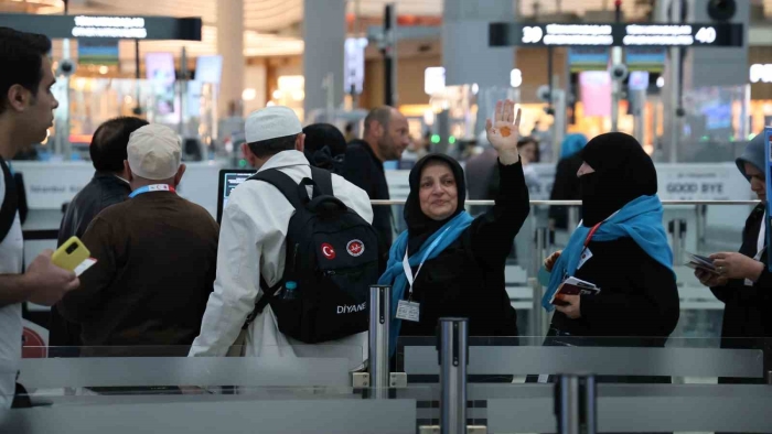 İstanbul’dan 196 hacı adayı kutsal topraklar için yola çıktı