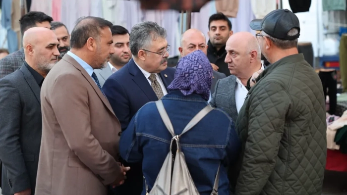 AK Darıca’dan semt pazarına çıkarma!