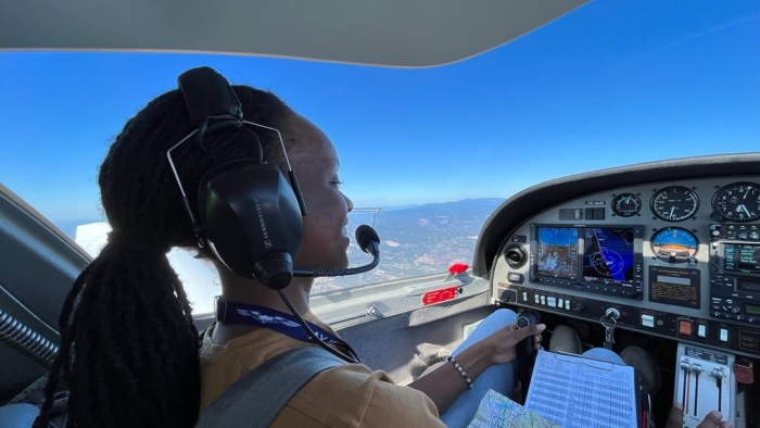 Türkiye’de eğitim gördü, Ruanda’nın en genç kadın pilotu oldu