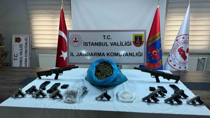 Eyüpsultan’da jandarmadan narkotik operasyonu: 62 gözaltı