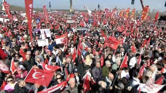 Yüz binlerce vatandaş Maltepe'ye akın etti!