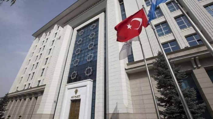 AK Parti'den ilk ipucu: "Baştan sona yeni"