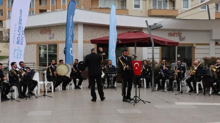 Büyükşehir bandosundan ilahi ziyafeti