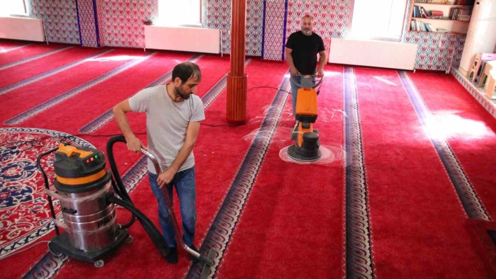 Derince’de ibadethaneler pırıl pırıl