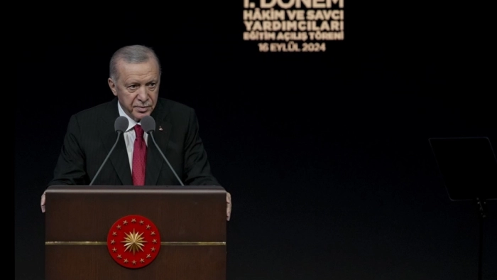 Cumhurbaşkanı Erdoğan: Adaletin tecellisine destek vermeliyiz