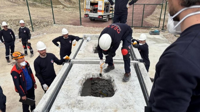 DEAK Ekibi Sahada Eğitim Alıyor
