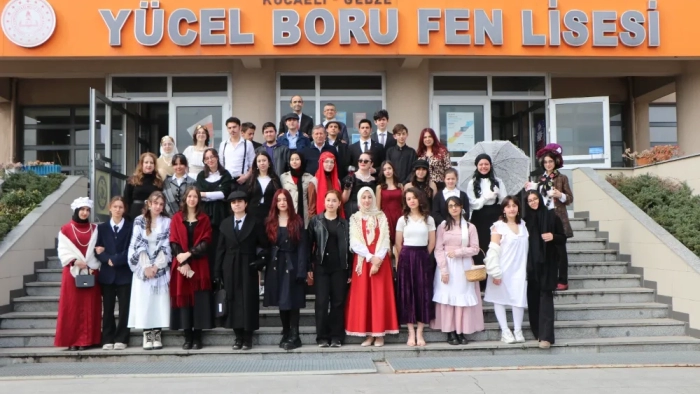 Yücel Boru Fen Lisesi'nden "Roman Kahramanları" Etkinliği
