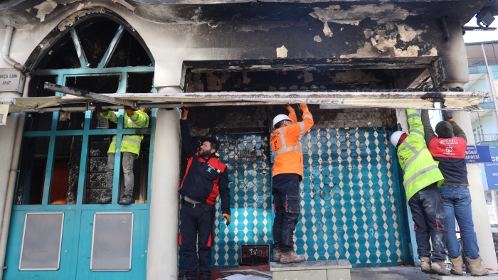 Yangın Hasar Gören Akça Camii’nde Hızlı Onarım Başladı