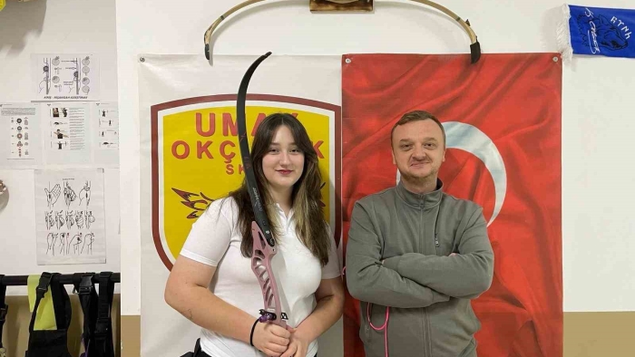 Dilara Ecem Deniz, okçuluk turnuvasında beşinci oldu