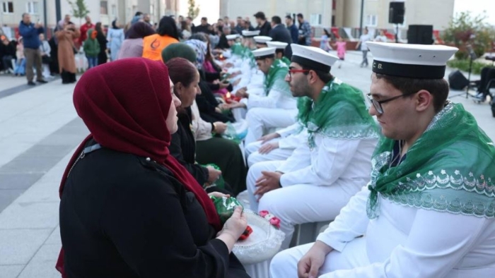 Çayırova’nın özel askerlerine kına gecesi