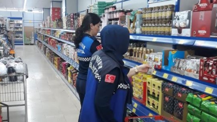 Büyükşehir zabıtasından market denetimi