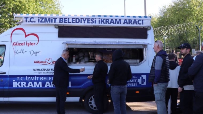 İzmit Belediyesinden TÜPRAŞ işçilerine sıcak destek