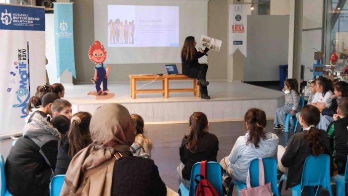 Bu sergide Türkçe’nin zenginlikleri anlatılıyor