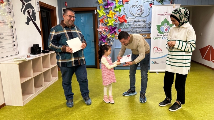 Eğitimini tamamlayan babalara ‘Baba Destek Programı’ sertifikaları teslim edildi