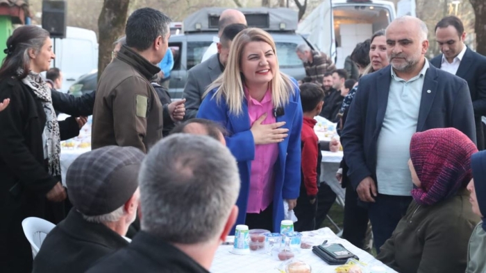 Başkan Hürriyet Gebzeli vatandaşlarla halk iftarında buluştu