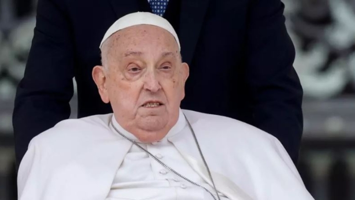 Papa öldü, futbola ara verildi!