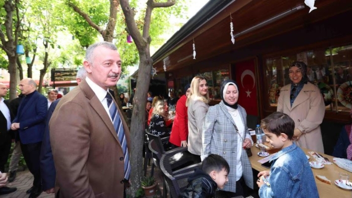 Başkan Büyükakın, Gebze'de kadın esnaflarla buluştu