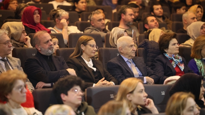 Mevlana aşkı salona sığmadı