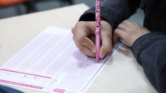 Üniversite hayali kuran gençlere Darıca Belediyesi’nden destek