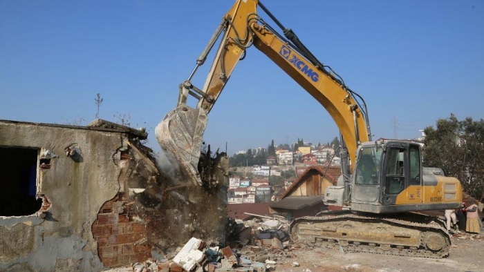 Cedit’te 7 bina daha yıkıldı