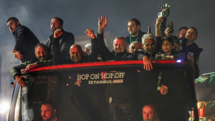 Büyükakın'a taraftardan büyük sevgi gösterisi