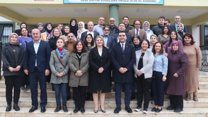 Başkan Hürriyet, sevgi ve dayanışma dolu günde özel öğrencilerle buluştu