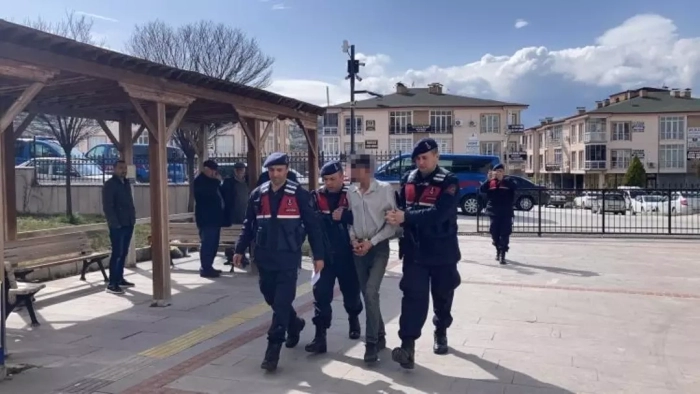 Ağabeyini av tüfeğiyle öldürdü!