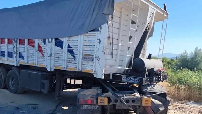 Gölbaşı'nda TIR ve Beton Mikseri Çarpıştı