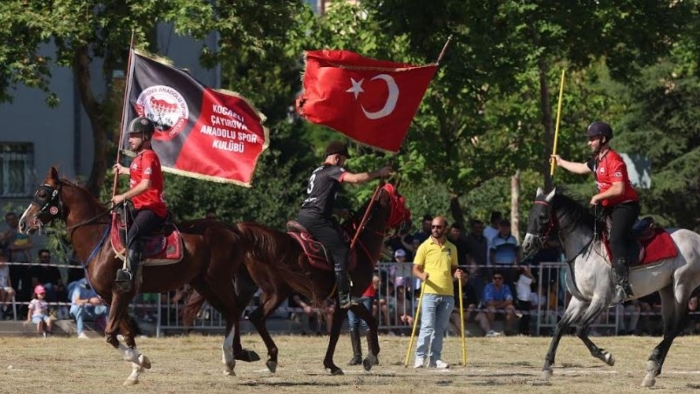 Büyükakın: Atın üstündeki Türk değilse yüktür