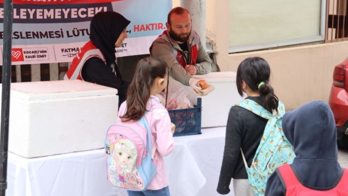 İzmit Belediyesi minik kalpleri ‘Beslenme Saatiyle’ ısıttı