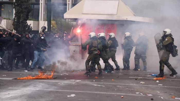Yunanistan’da Tren Kazasının Yıl Dönümünde Büyük Protestolar