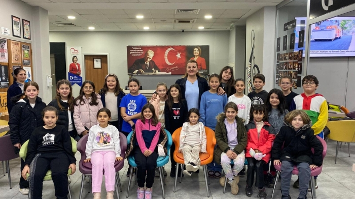 İzmit Belediyesi sanata daha fazla yer açıyor! Sanat Akademisi’ne yeni tiyatro salonu geliyor